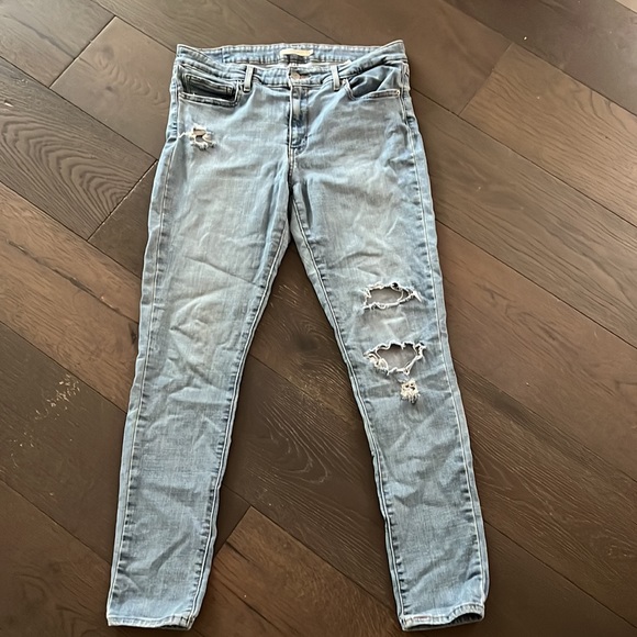 Levi’s woman’s skinny ripped jeans size 32 (711 skinny) - Picture 2 of 4